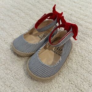 Baby gap pinstripe ballerina flats with bow size 6-12m